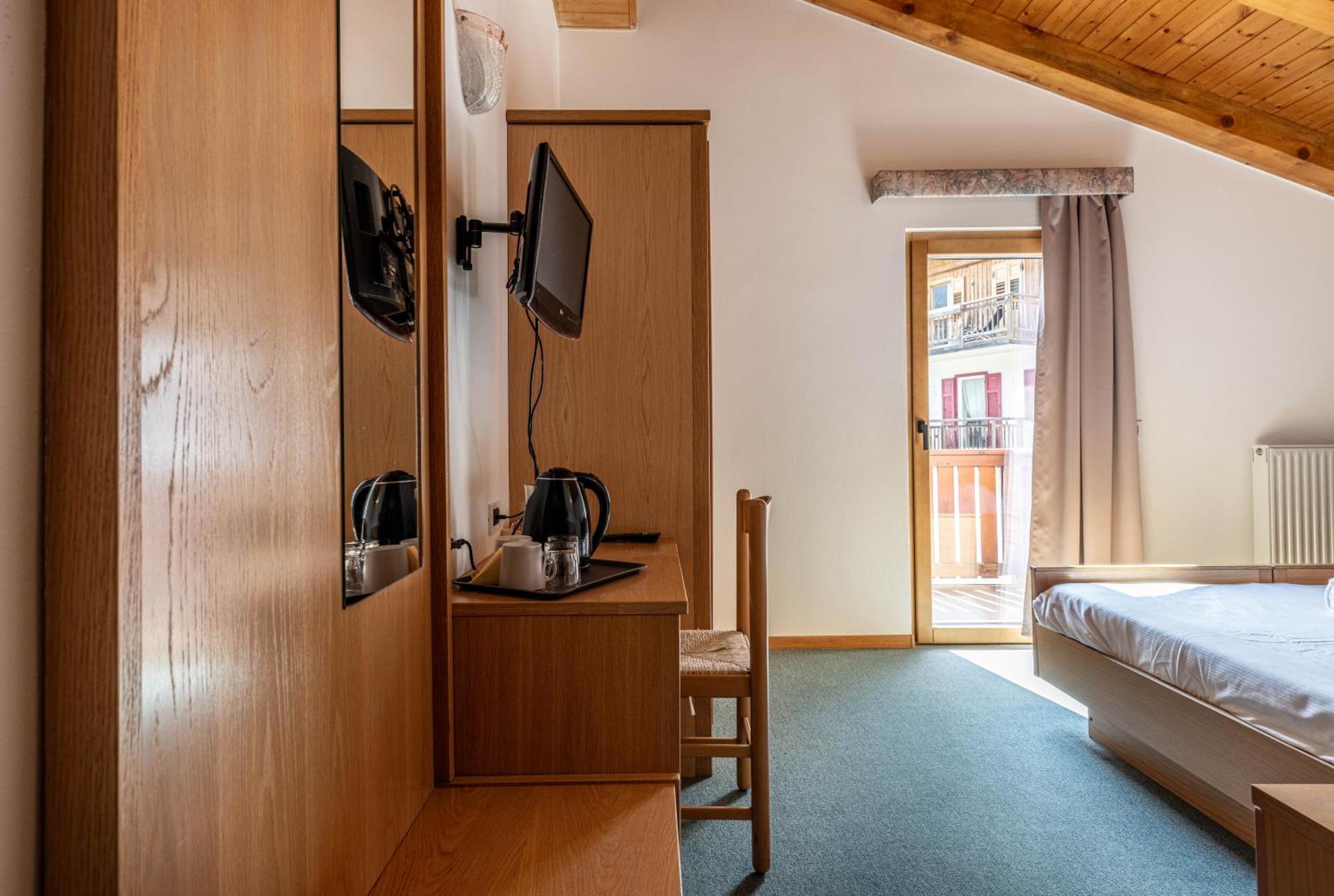 Hotel Laste' Caldes Экстерьер фото